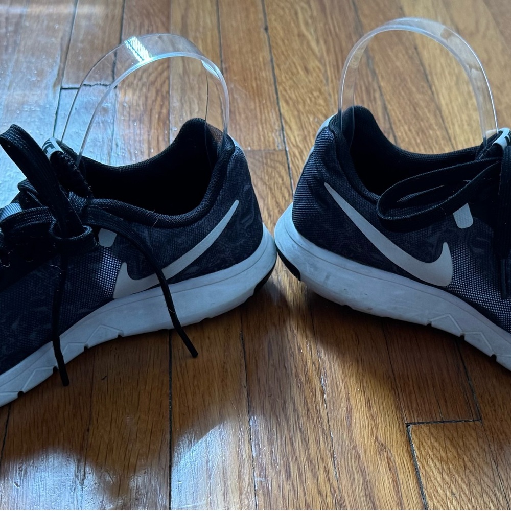 Nike Flex Experience RN5 running grey and White Athletic Shoes, size 6.5 women - Picture 8 of 12
